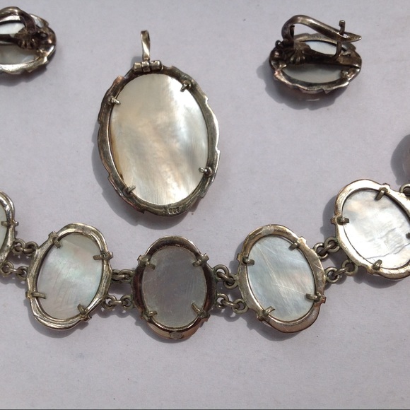 Vintage MOP and Shell Lady Soldier Cameo Set - Picture 4 of 5